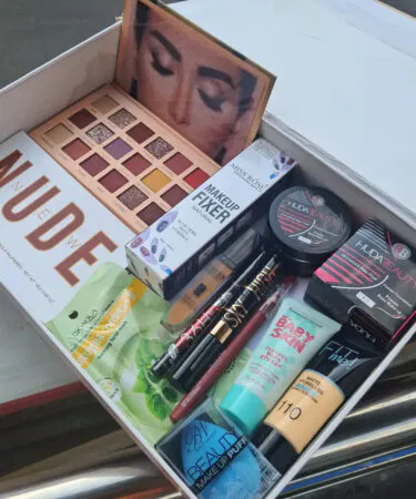 11 in 1 makeup deal including eyeshadow, foundation, concealer, and more, sold in Pakistan.