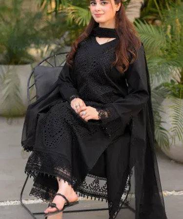 Bareeze Luxury 2K26 collection, premium Pakistani designer wear for women.